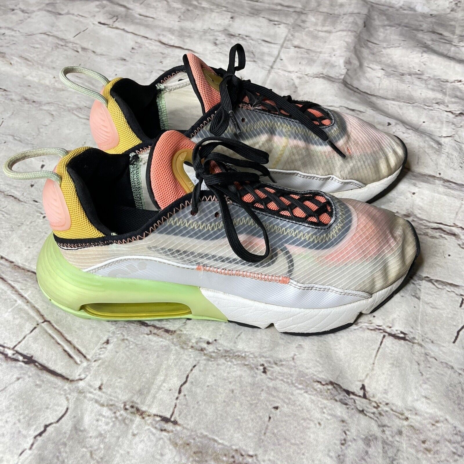 Nike Air Max 2090 Adorns Vapor Green Atomic Pink Perfect